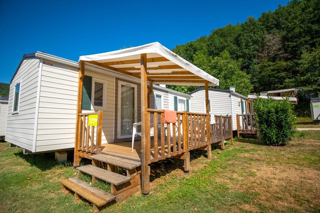 Camping Le Chateau Du Gibanel Saint-Martial-Entraygues Exterior foto